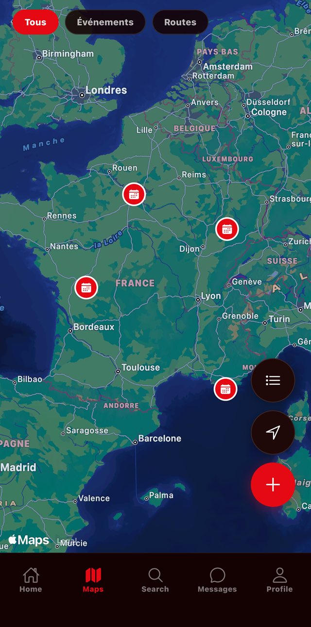 La carte de Vroom centrée sur la France, avec plusieurs rassemblements signalés et des filtres Tous, Événements et Routes.